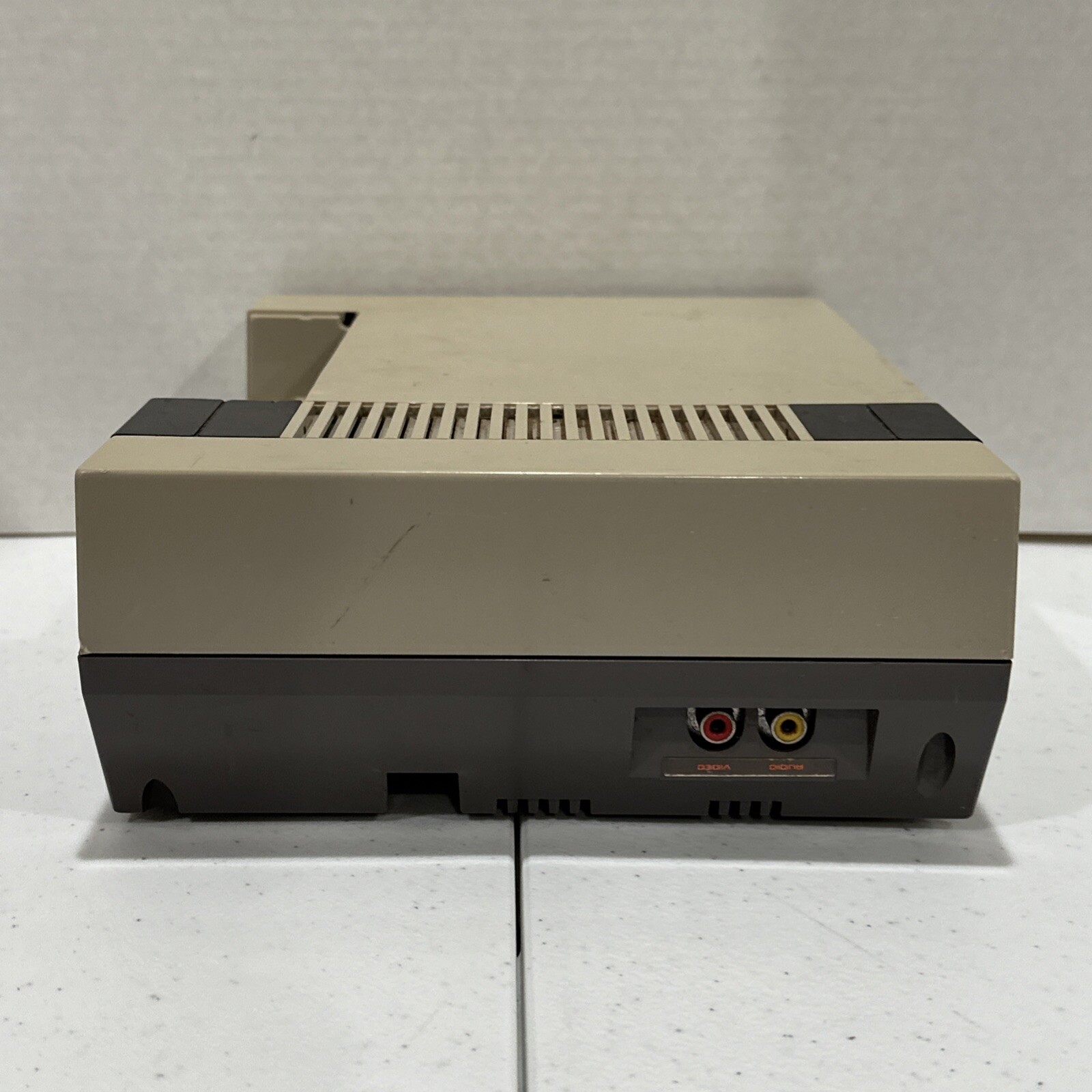 Nintendo Entertainment System NES Console – For Parts – Missing Door