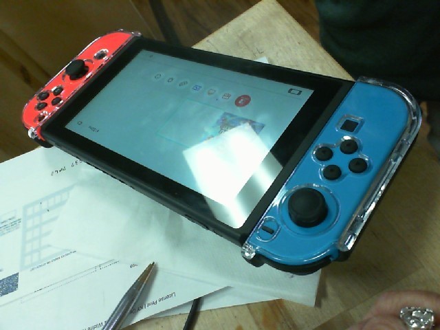 NINTENDO SWITCH HANDHELD – HAC-001 (WKS012665)