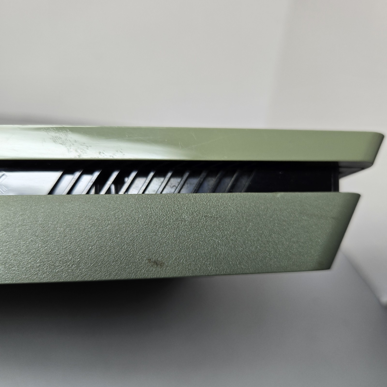 PS4 Slim Call of Duty: WWII Limited Edition 1TB Green Camouflage – Console Only