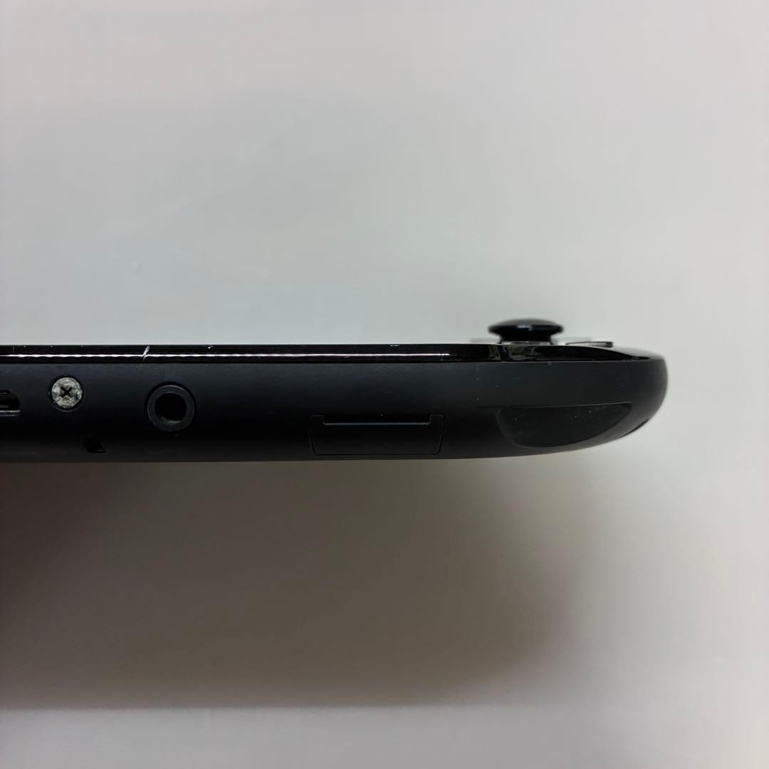 Sony PS Vita Slim PCH-2000 Black CIB Charger 8GB Memory Card Excellent Japan