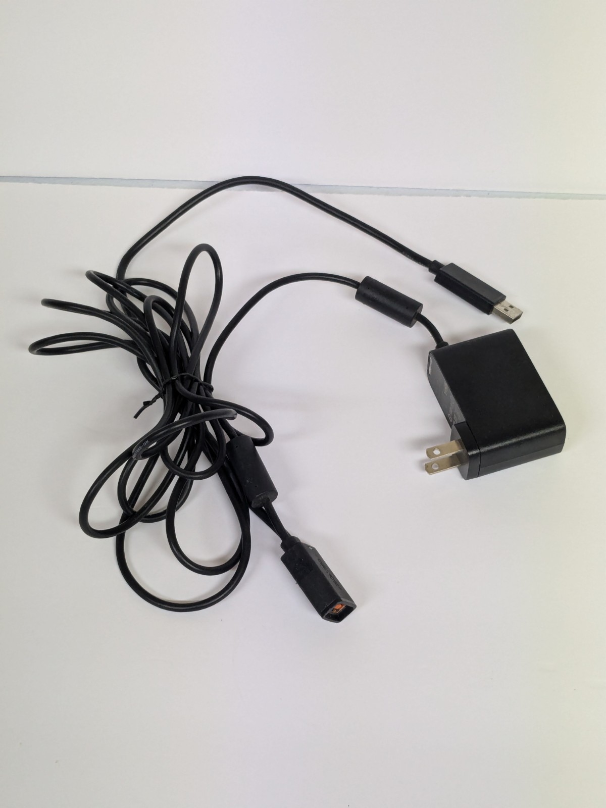 Microsoft Xbox 360 Slim Console 4GB Kinect Bundle – 3 Games -Kinect Adventures