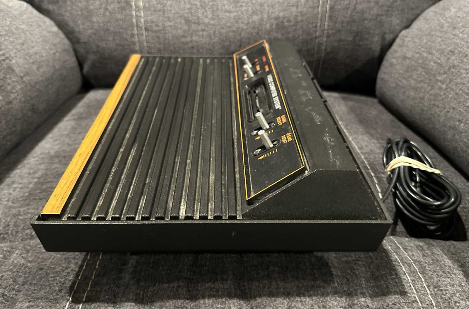 Official Atari 2600 Woodgrain Console! ~ Works Great! ~ Fast Shipping! ~ LQQK