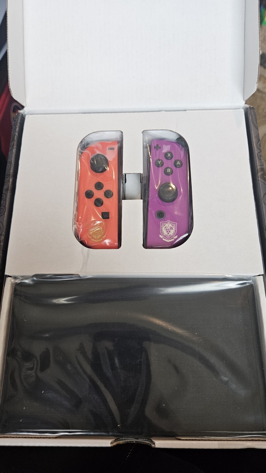 Nintendo Switch OLED Pokémon Scarlett And Violet Edition. Region free.