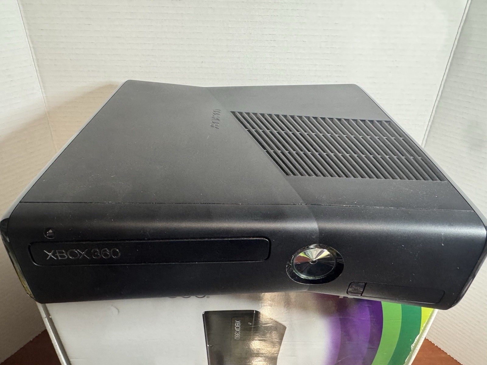 Xbox 360 Slim Kinect Bundle With 5 Games