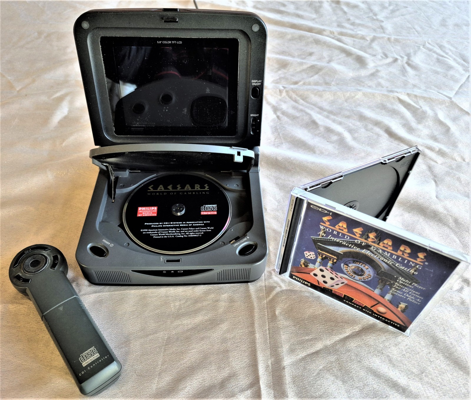 Philips 370 CDi Player Retro Console Nice Handheld Tested w/ Game Included VIDEO
