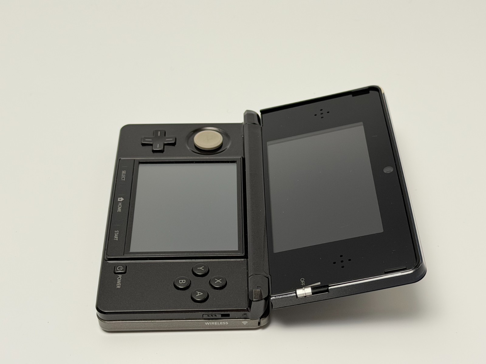 Ambassador Nintendo 3DS Cosmo Black Handheld System Bundle w/Zelda