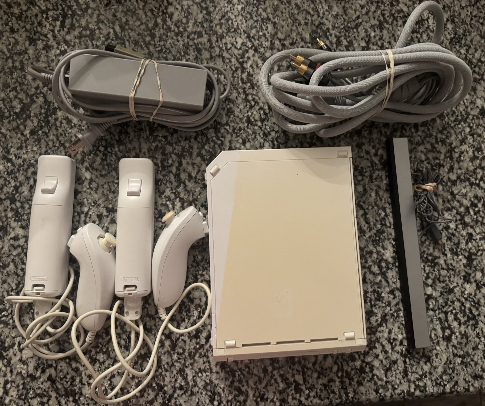 Nintendo Wii Console, Cables, 2 Controller, & 2 Nunchuck OEM Bundle PLEASE READ