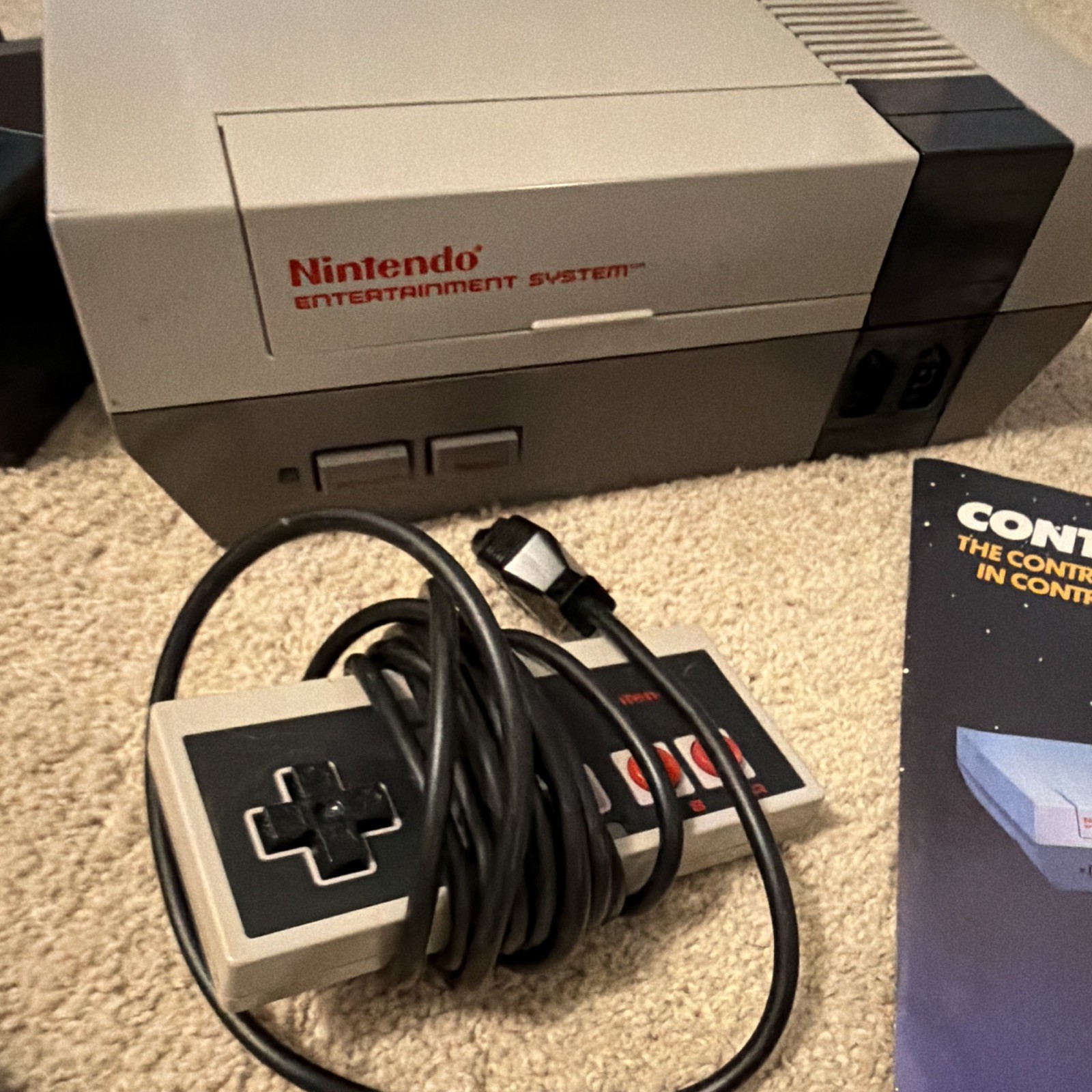 Tested Nintendo NES Console Bundle Controller, Zapper, Power/AV Cables, Manual
