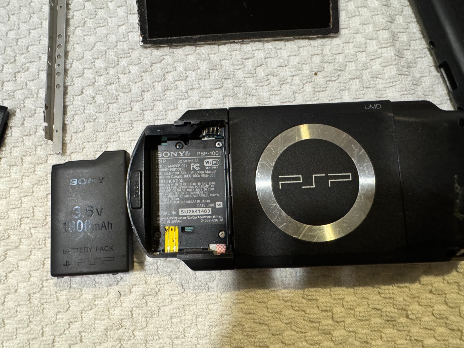 Sony PSP Go PSP-1001 PlayStation Portable – Black – Non-working | parts only