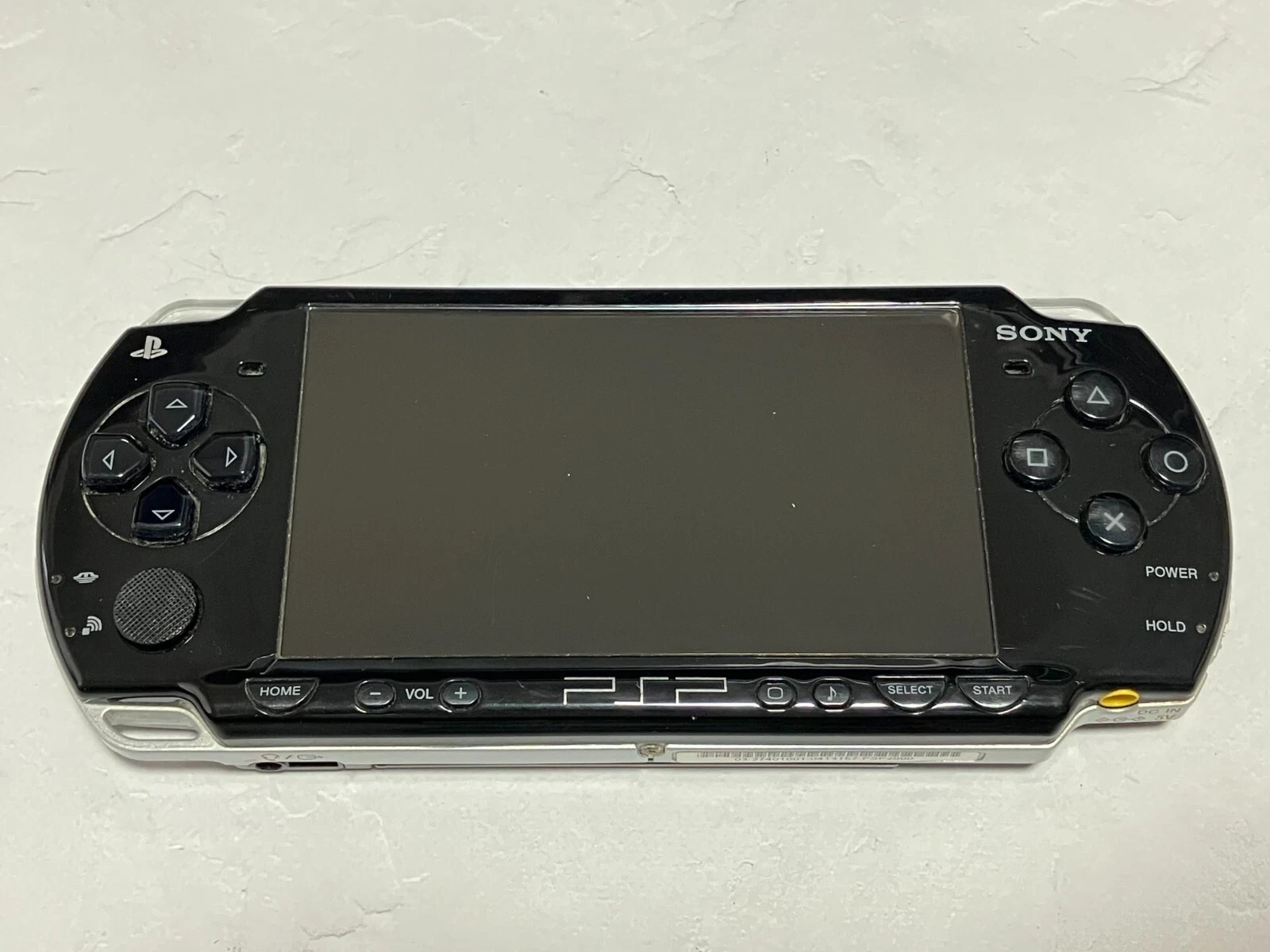 Sony PlayStation PSP 2000 Console with Charger Region Black/White/Pink 80-90%NEW