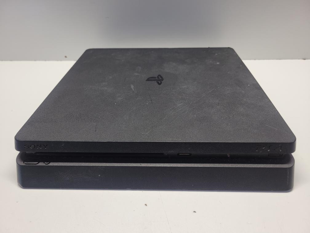SONY PS4 SLIM W/ACC (P14027921)