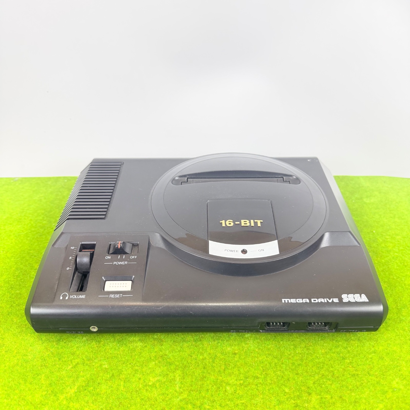 SEGA MEGA DRIVE 16-BIT CONSOLE PRECIOUS GAMES 💎 GAME BOX – HEADED 🎁
