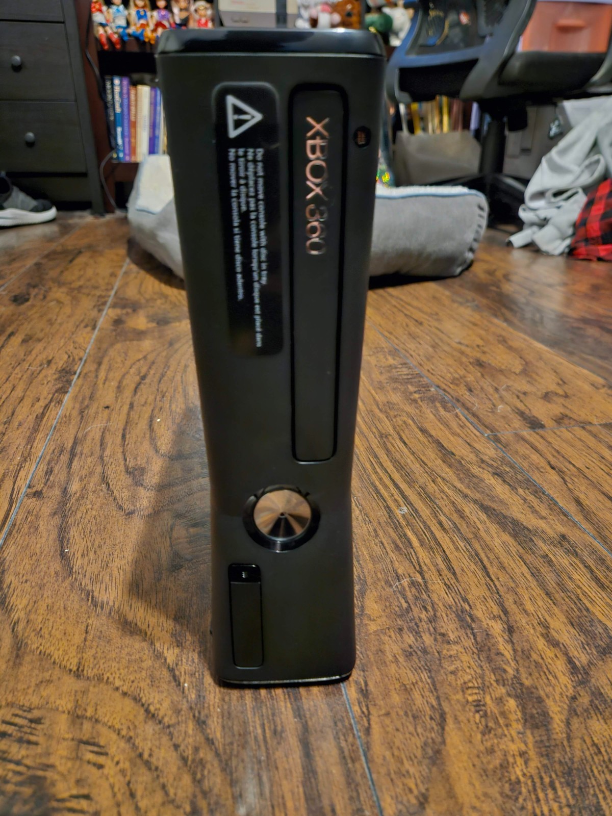 Microsoft Xbox 360 S Gaming Console and Kinect – Black 4GB