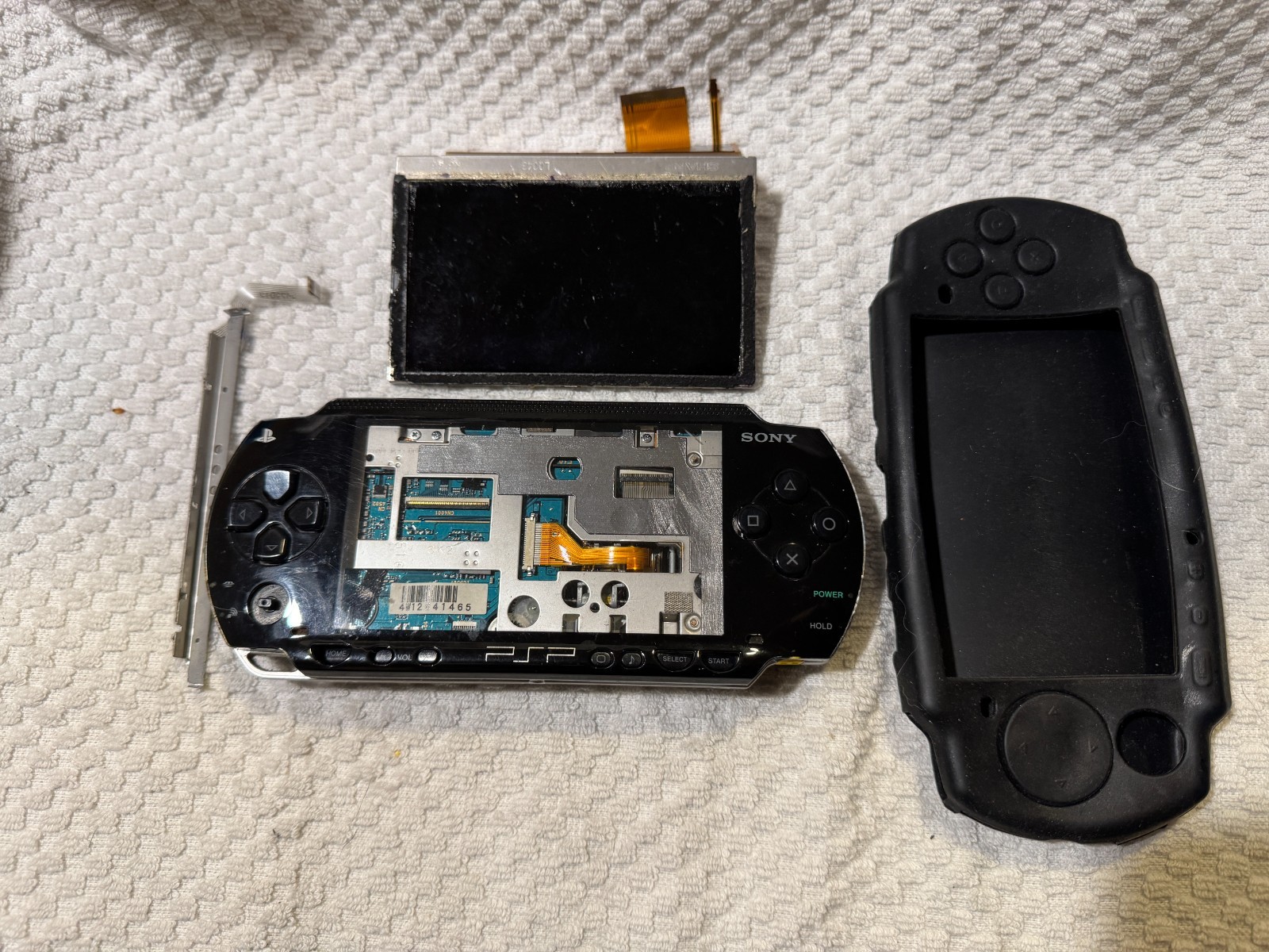 Sony PSP Go PSP-1001 PlayStation Portable – Black – Non-working | parts only