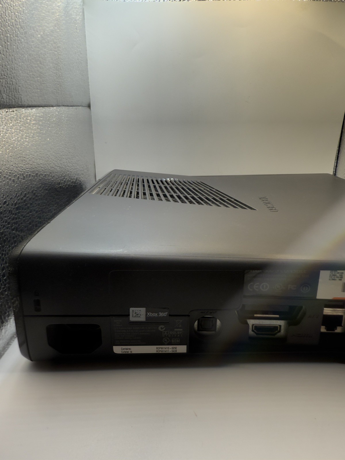 Microsoft Xbox 360 Console Black, Kinect Camera, Controller, Cords Tested 60 GB