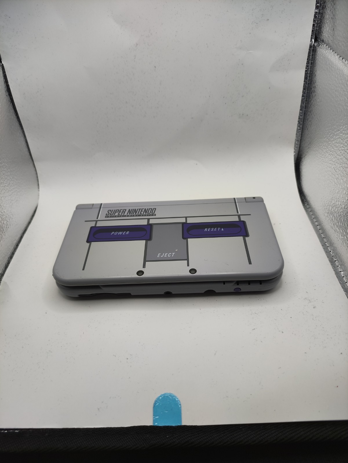 Nintendo New Nintendo 3DS XL SNES Edition Gray 4 GB Handheld Console (NTSC)
