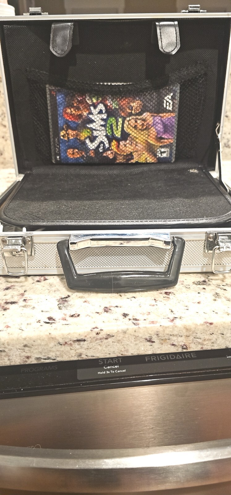 Psp W/case W/5games W/cart Charger W/OSTENT stereo Earphones W/2 OriginalM/card