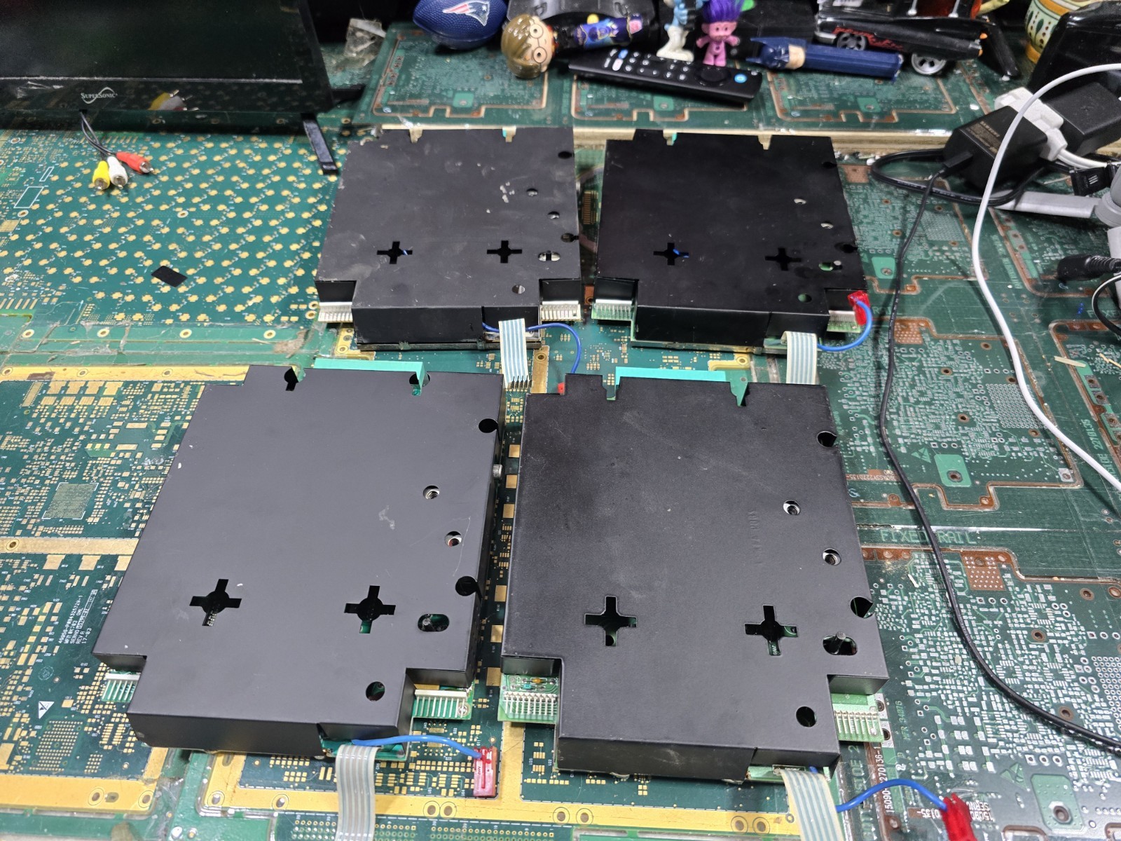 Mattel Intellivision EXACT DEFECTIVE DONOR MB x 4-3-NO VIDEO & 1-BLK/WHT-PARTS