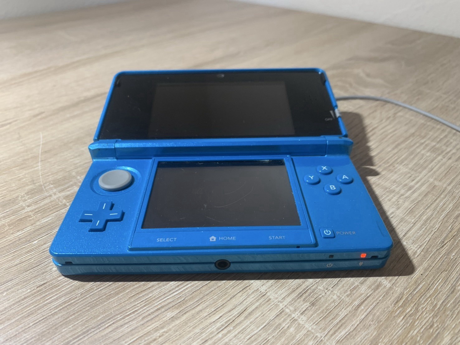 1329 Nintendo 3DS Light Blue For Parts