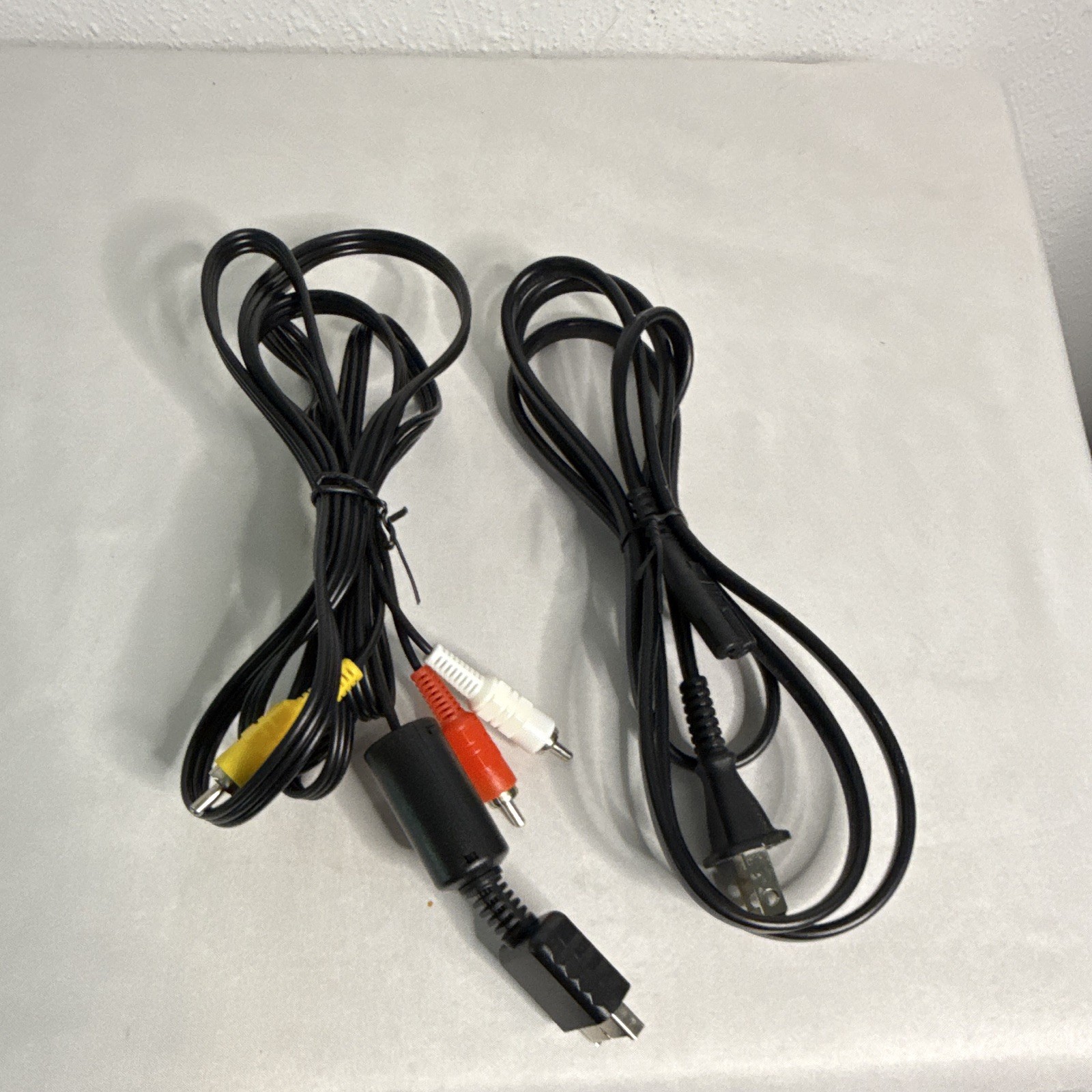 Sony PlayStation 2 PS2 SCPH-50001 NTSC-U/C Bundle Controller Cables Games Lot