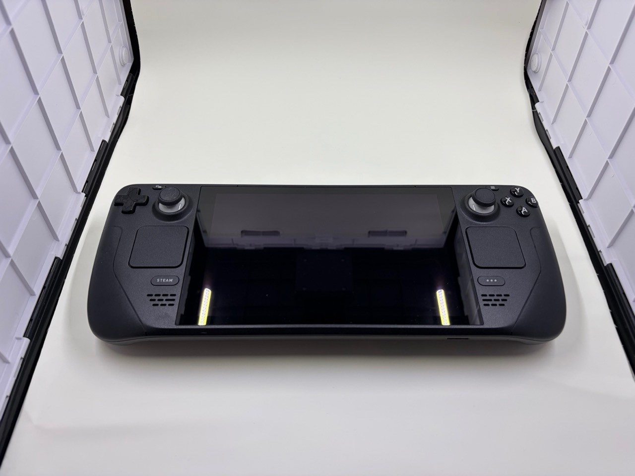 Valve Steam Deck 64GB LCD Handheld – Excellent Cond – 512GB MicroSD + Case