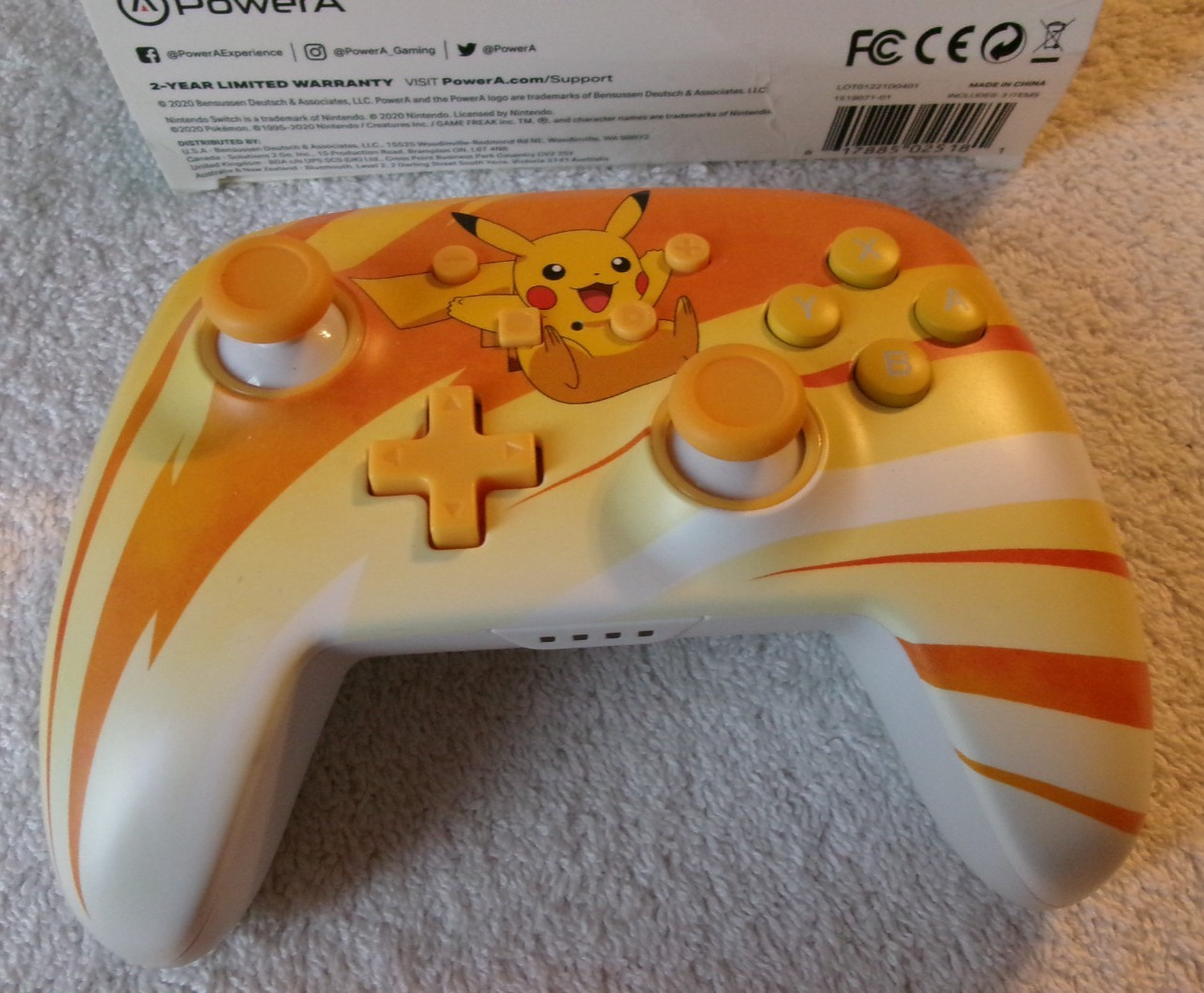 Nintendo Switch Enhanced Wireless Contoller Pokemon Pikachu