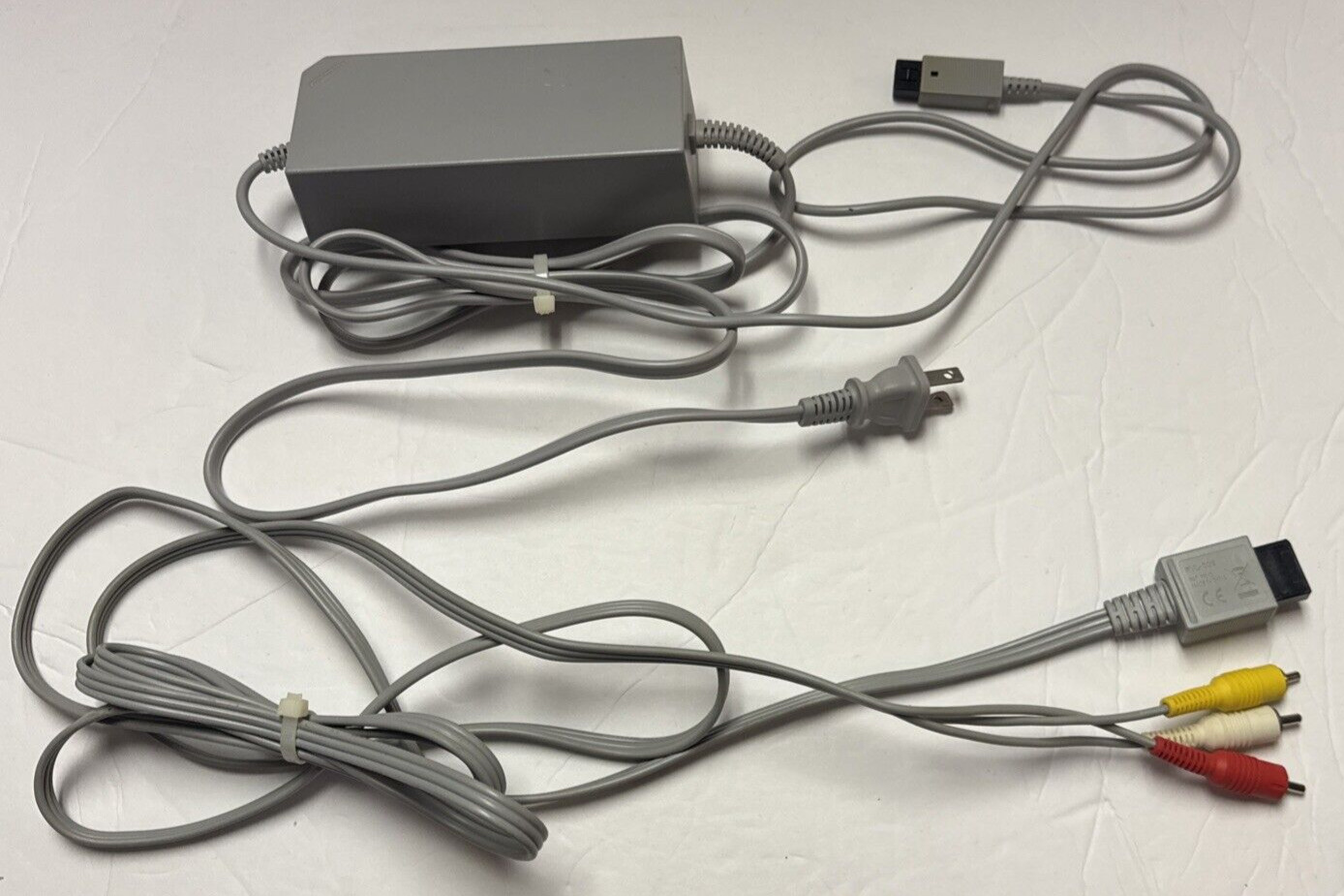 Nintendo Wii – Black Console OEM Bundle – RVL-101 – Tested