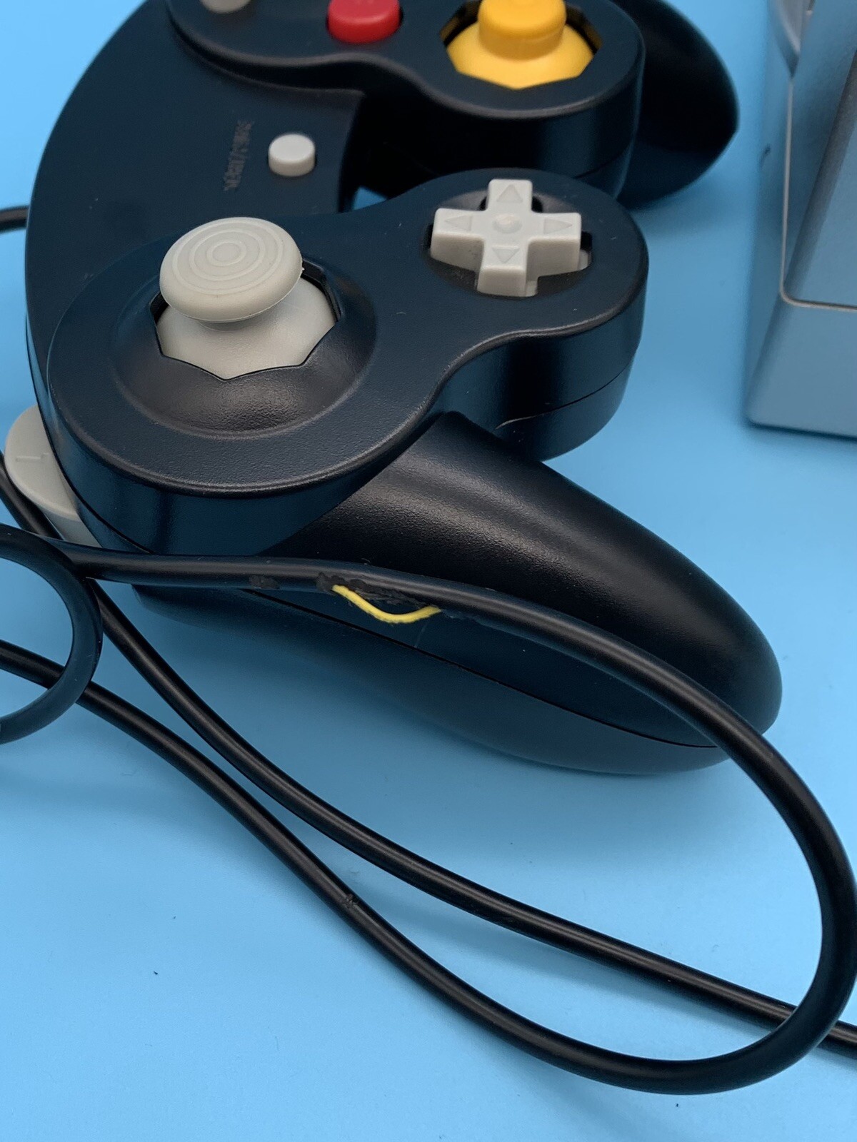 Nintendo GameCube DOL-101 Gaming Console W/ 2 Controller Bundle read description