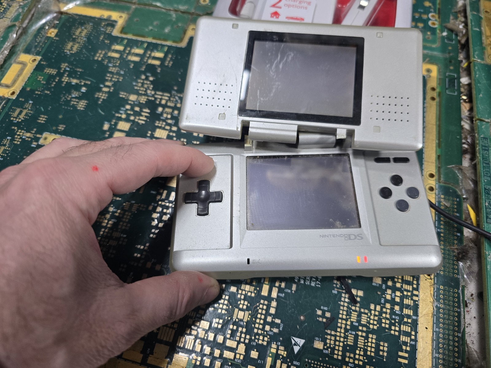Nintendo DS NTR-001 EXACT Silver-Broken-Power-Video w/Adapter & Universal-PARTS