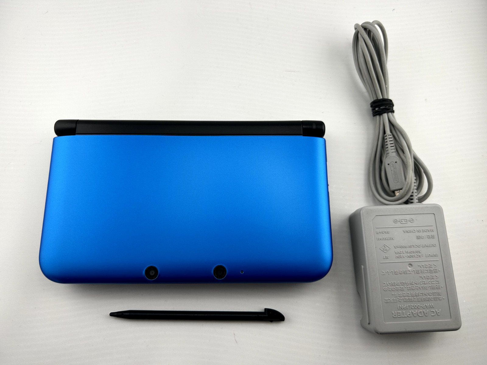 [A-rank] Nintendo 3DS LL XL console Blue Black with Charger/Stylus