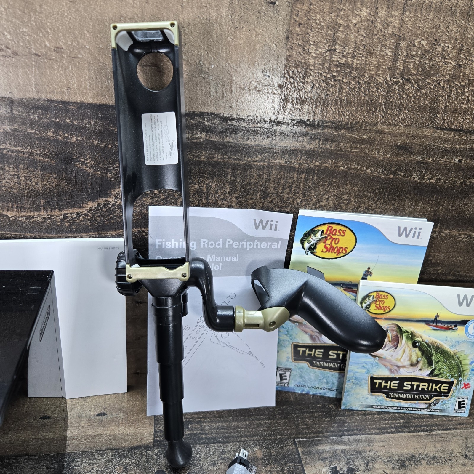 Nintendo Wii RVL-101 Black Bundle Controller, Cables, Fishing, Star Wars, Strike