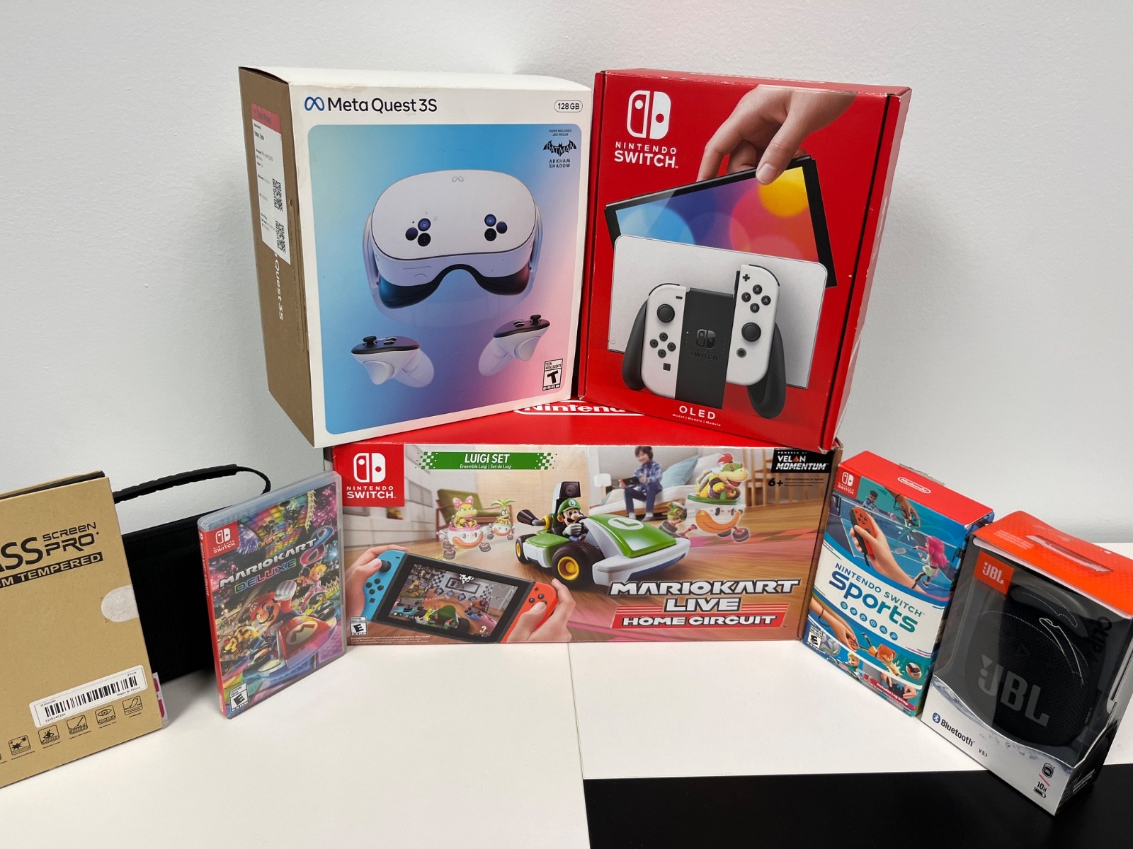 Meta Quest 3s 128gb, Nintendo Switch Oled 64gb, w/games, holiday gaming bundle