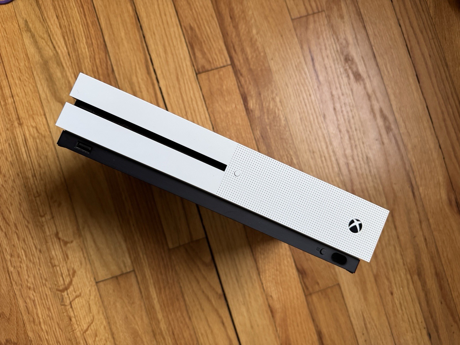 XBOX One S Console – HDMI, power cord, and 3 games included