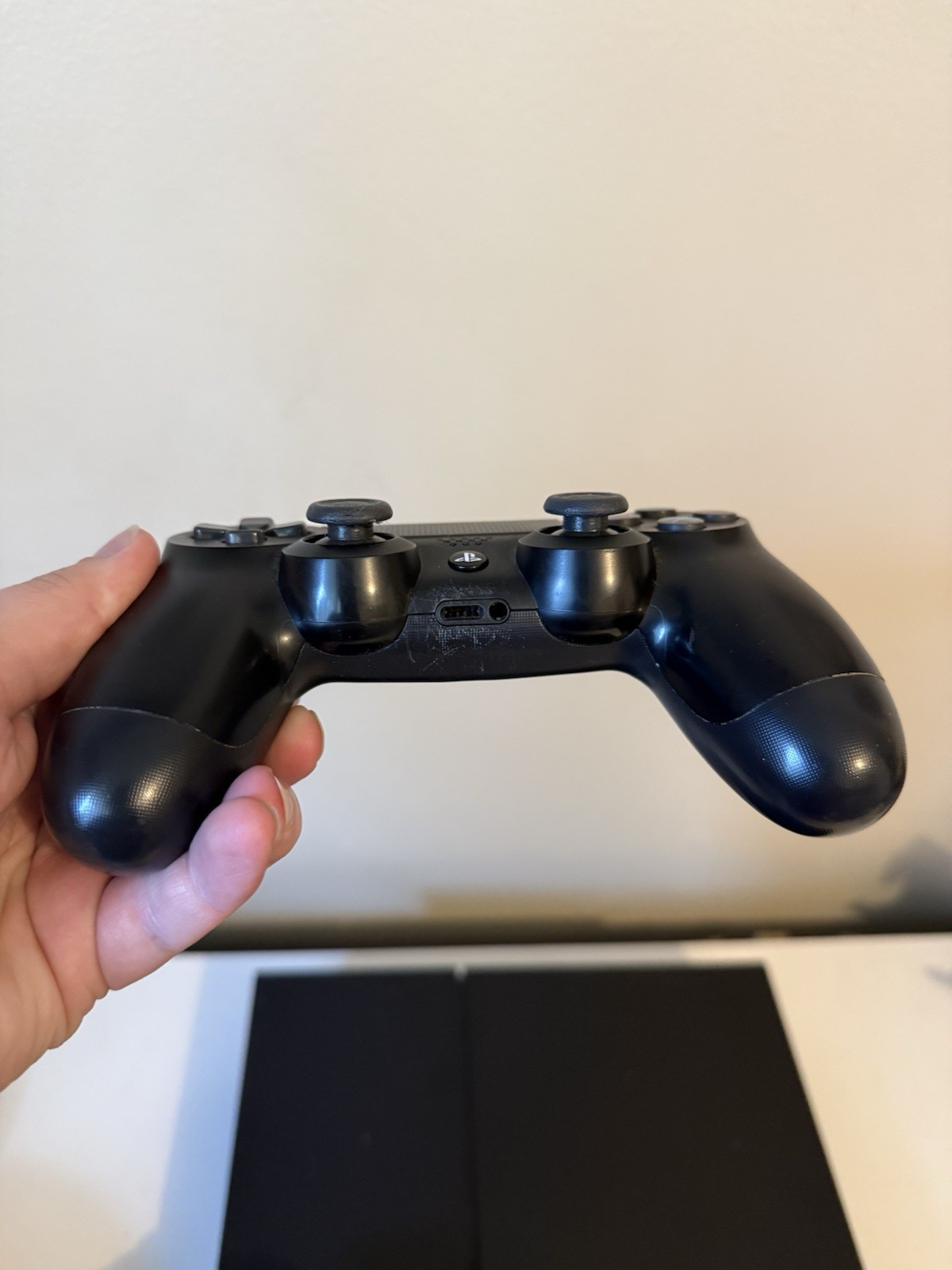Sony PlayStation 4 500GB Game Console CUH-1215A Black W/ 2 Controllers Tested