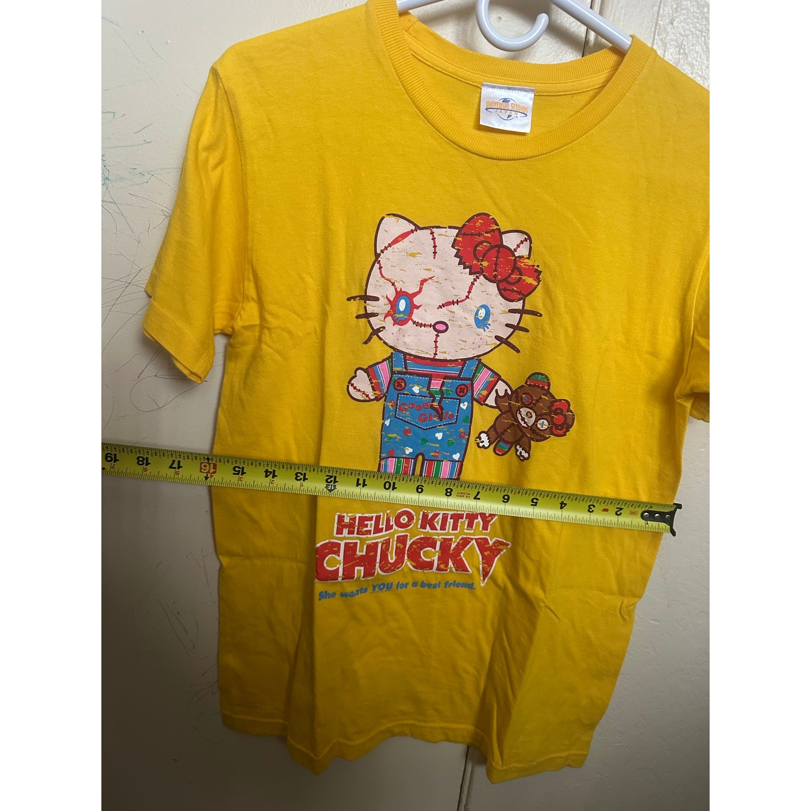 Universal Studios Japan Hello Kitty Chucky Graphic T Shirt Adult Size S Yellow