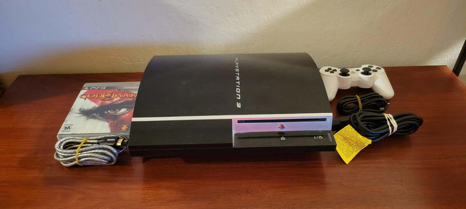 Sony PlayStation 3 40GB Conosle – Piano Black + God Of War 3