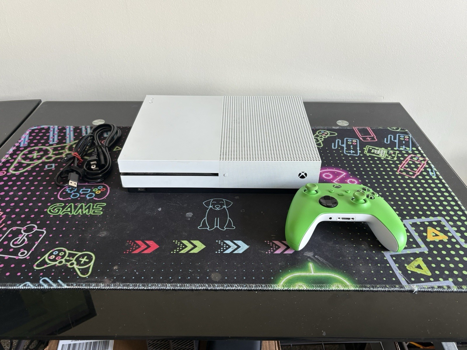 Microsoft Xbox One S 500GB White Clean With Controller