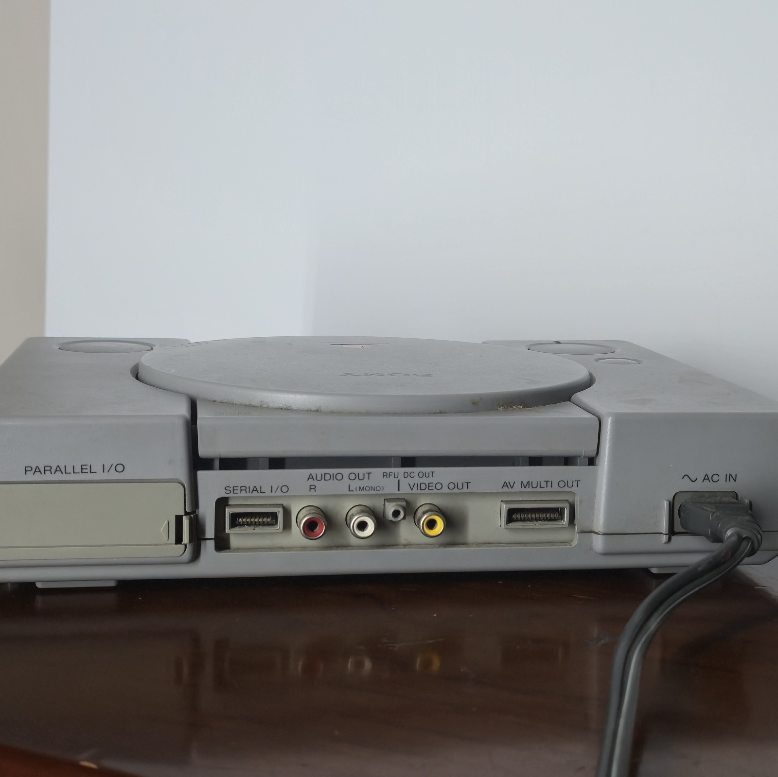 Sony PlayStation 1 PS1 Gray Console Gaming System SCPH-1001 Powers On Parts