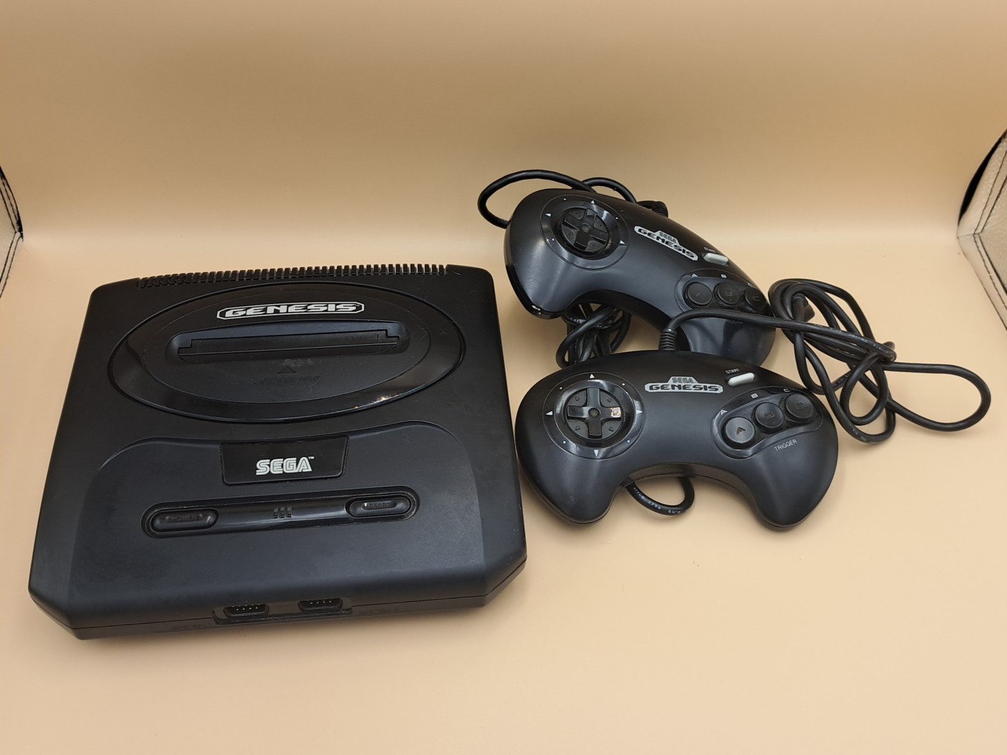 Sega Genesis Model MK-1631 Console + 2 Controller 3 Button OEM Vintage