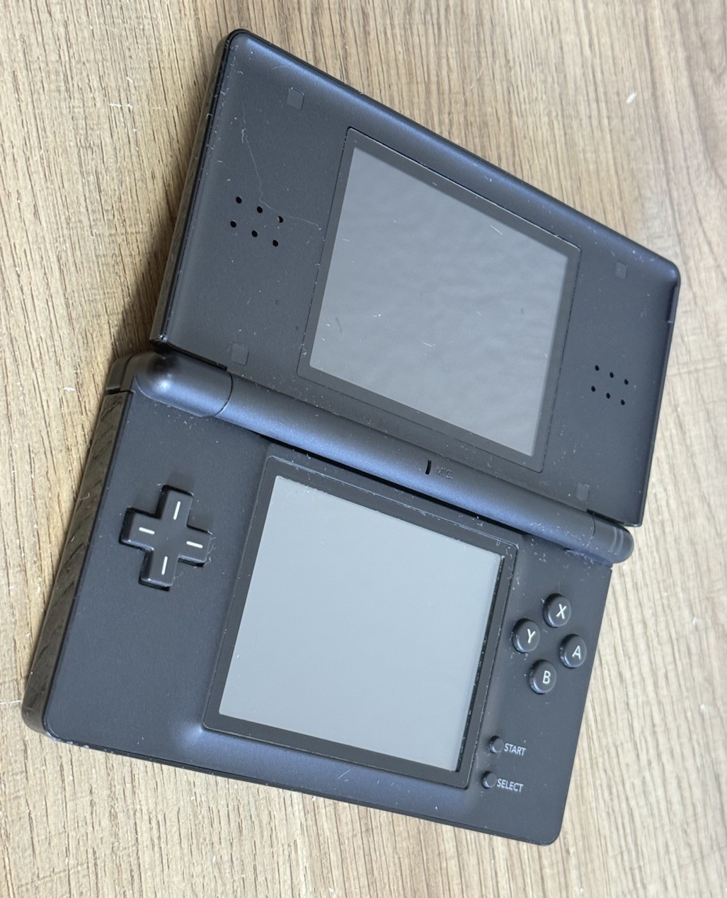 Nintendo DS Lite Black Console Excellent Condition Working w/Charger & Stylus