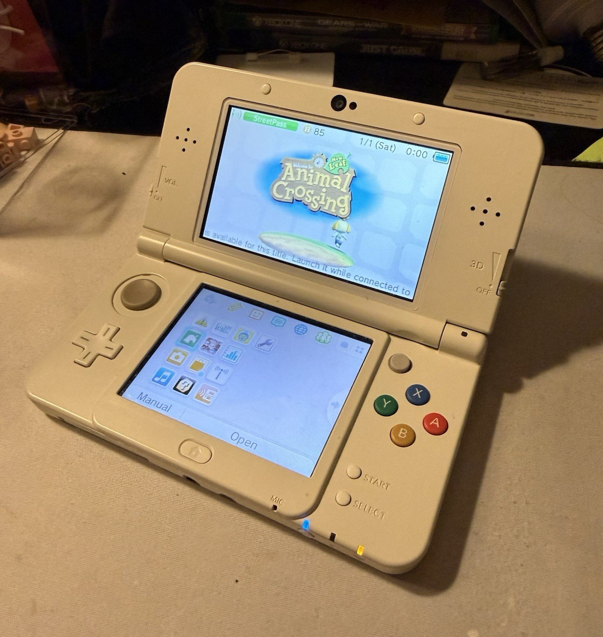 *RARE* Nintendo 3DS White Handheld System 3D Capability 4GB NTSC-U/C CTR-001