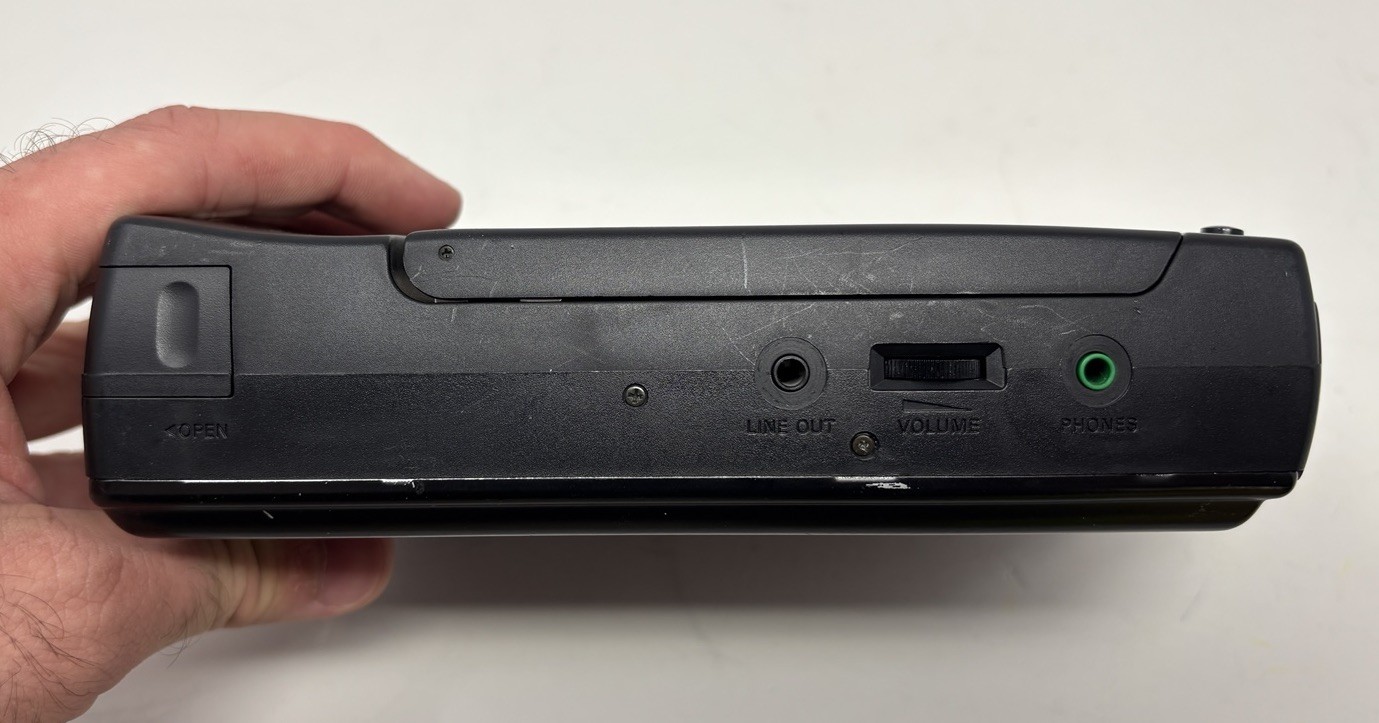 Sega Genesis CDX Black Console FOR PARTS OR REPAIR!!! READ DESCRIPTION!!!