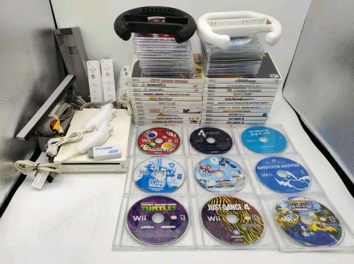 Nintendo Wii Console Bundle w/ 2 Remotes + 50 Games + HDMI Adapter VGC! Tested!