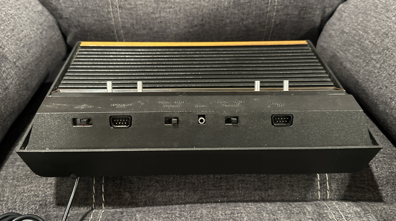 Official Atari 2600 Woodgrain Console! ~ Works Great! ~ Fast Shipping! ~ LQQK