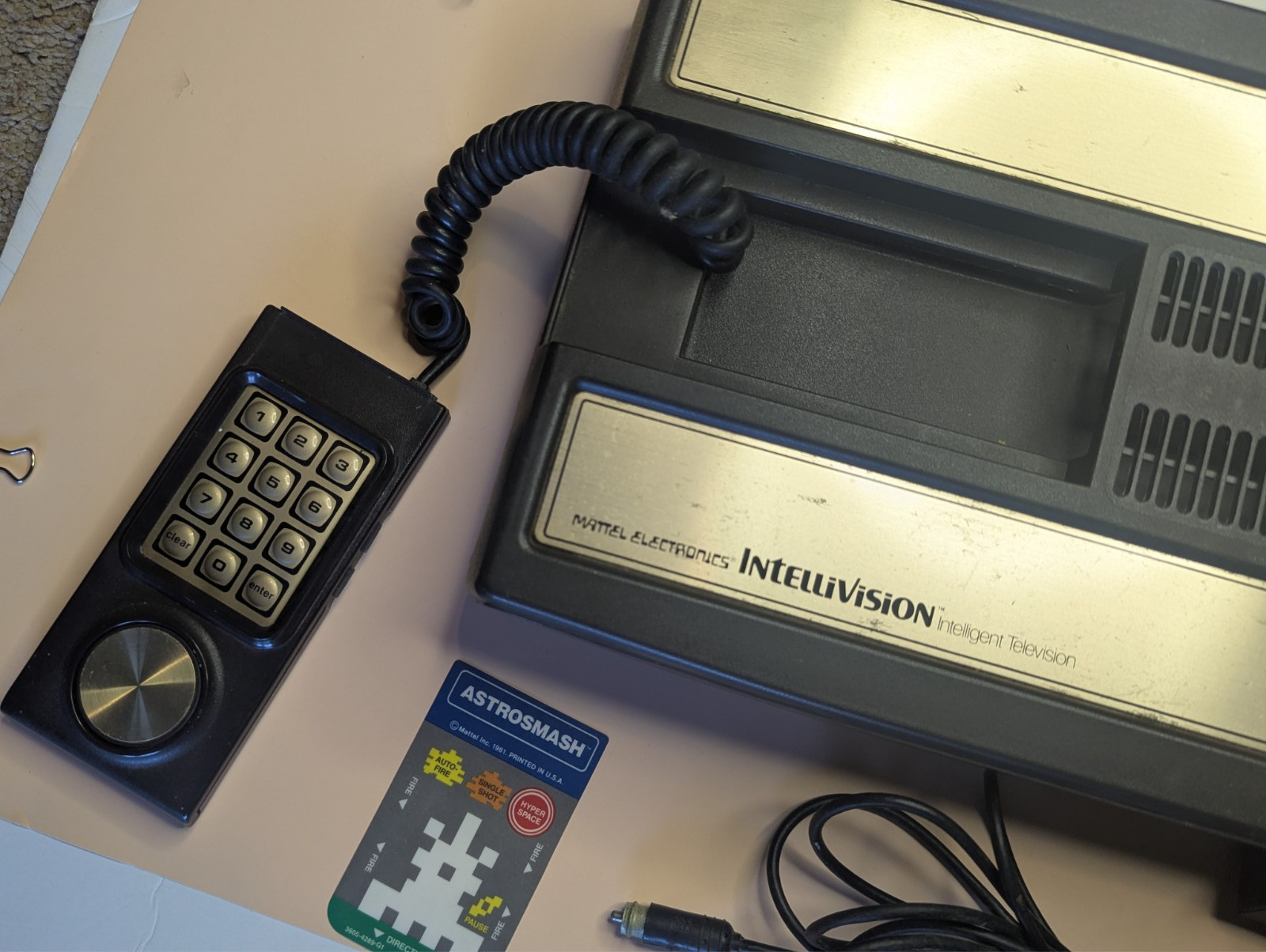 Mattel Intellivision 1979 Console Model 2609 Dual Controller Powers Up
