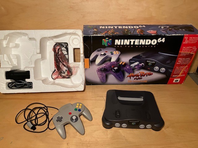 Nintendo 64 game console set with box untested 2001 ?