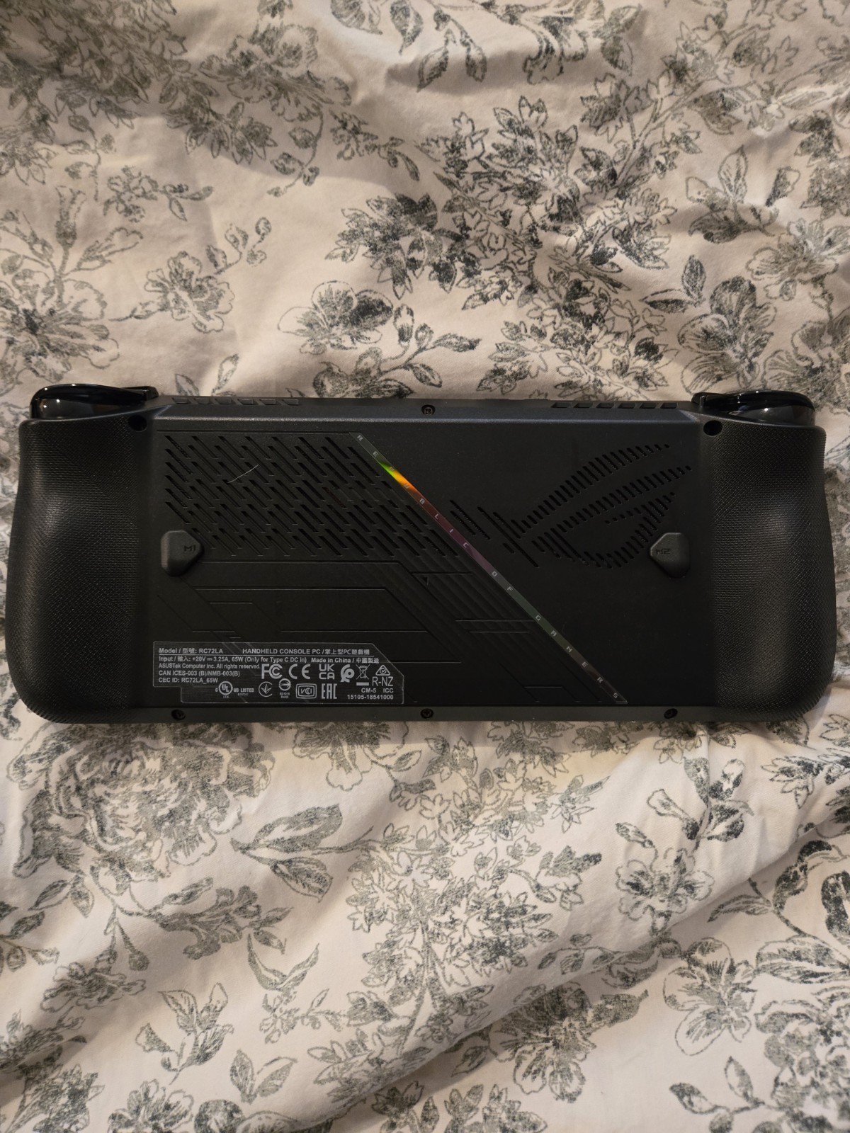 ASUS ROG Ally X 7″ 120Hz FHD 1080p 1TB Handheld + Case and 1.5TB MicroSD card