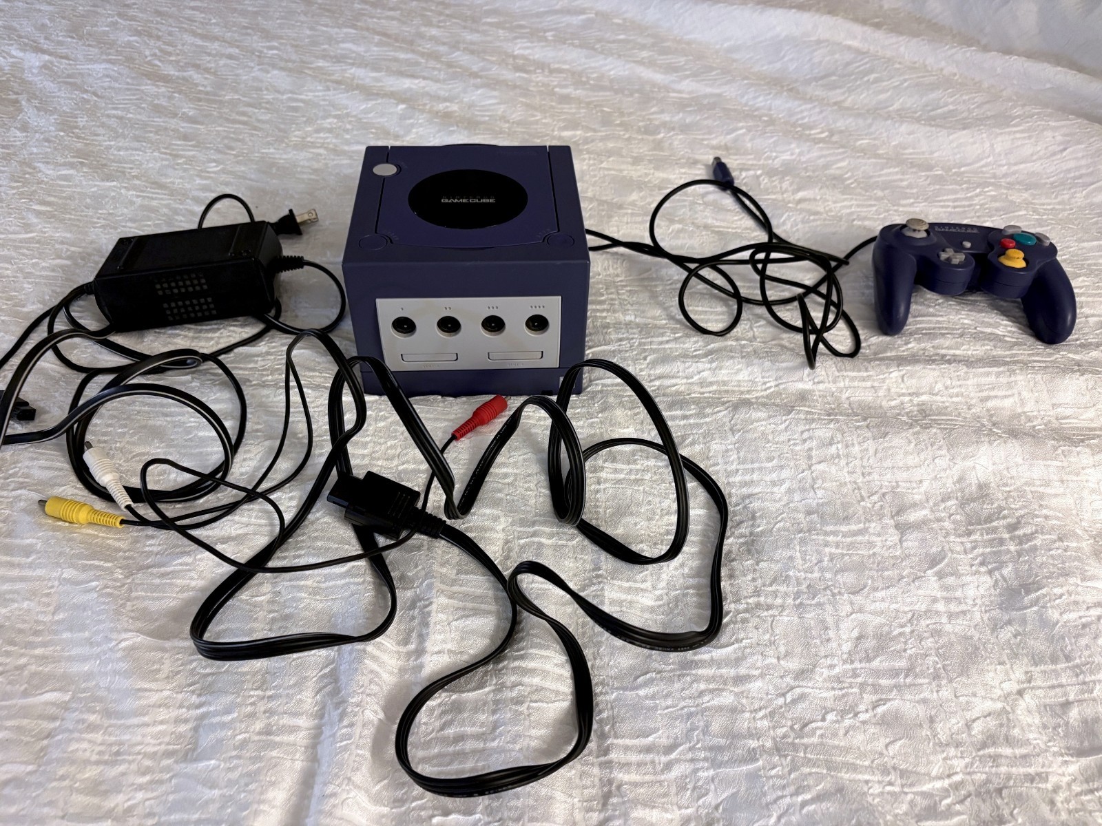 Nintendo GameCube Console Indigo Purple Bundle PSU, AV Cable, and Controller