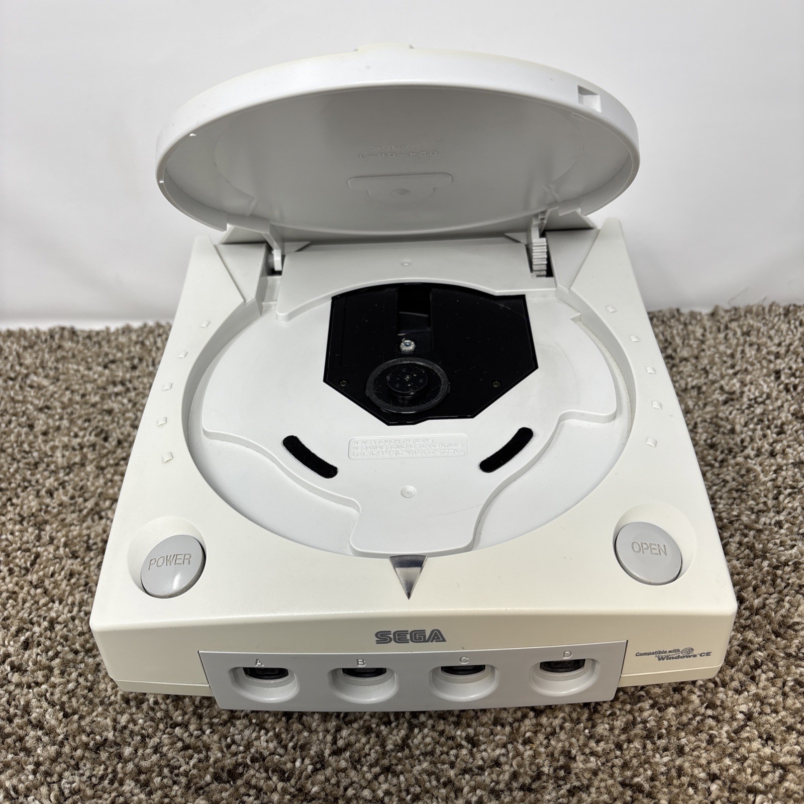 Sega Dreamcast (HKT-3020) Home Console with Controller & Game Bundle