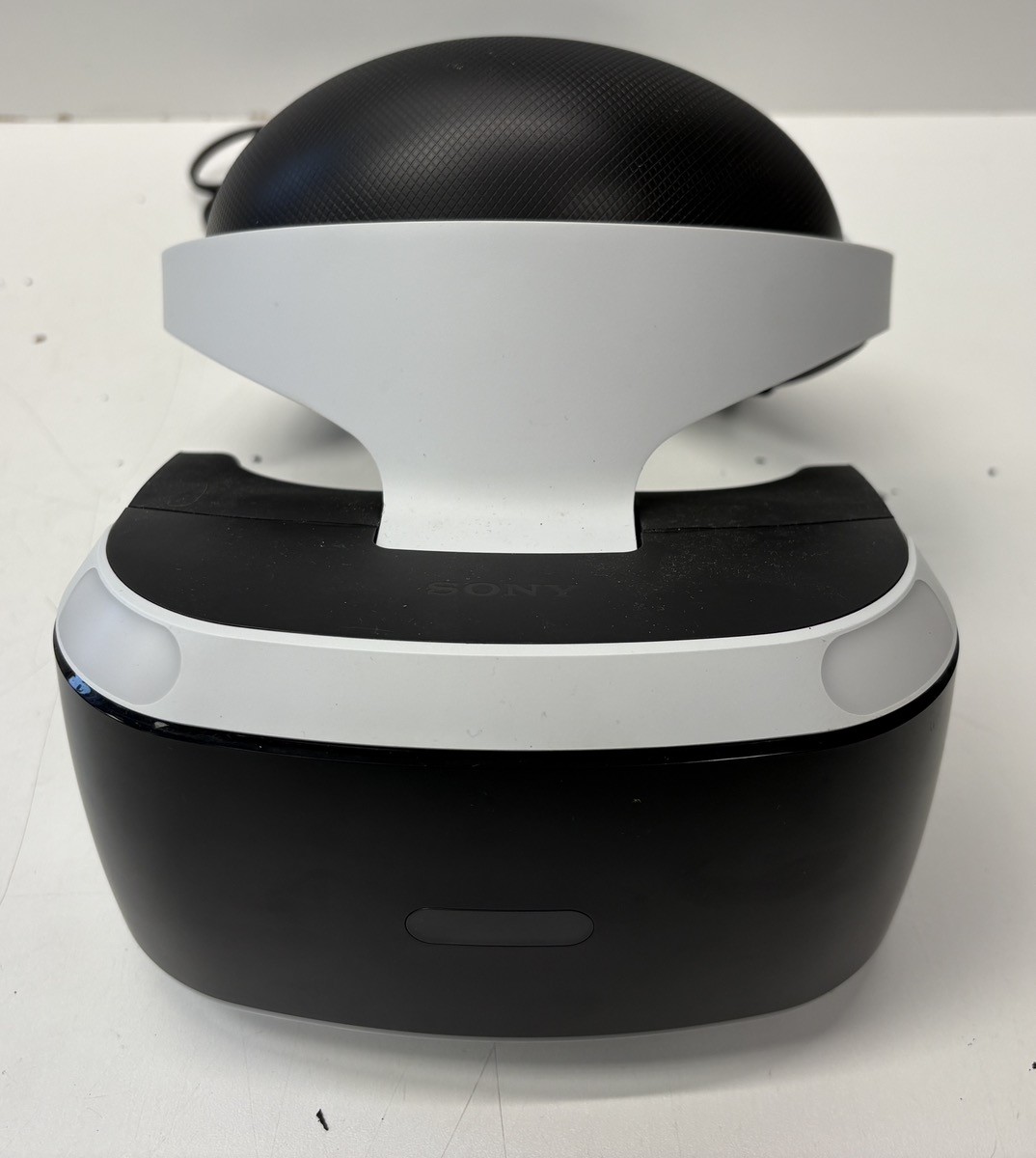 SONY PS4 – SYSTEM – VR BUNSONY PS4 VR W/ ACCESSORIESDLE PLUS 1TB CON (P07015463)